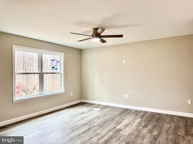 215 COCHISE TRL, Winchester, VA 22602