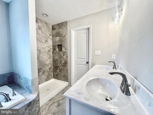 215 COCHISE TRL, Winchester, VA 22602