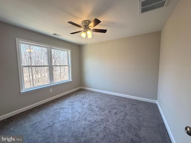 215 COCHISE TRL, Winchester, VA 22602