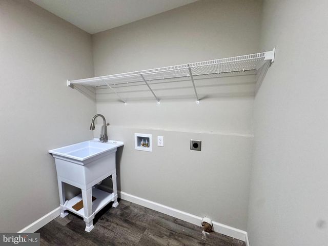 215 COCHISE TRL, Winchester, VA 22602