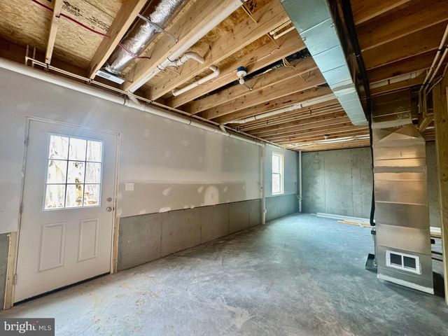 215 COCHISE TRL, Winchester, VA 22602