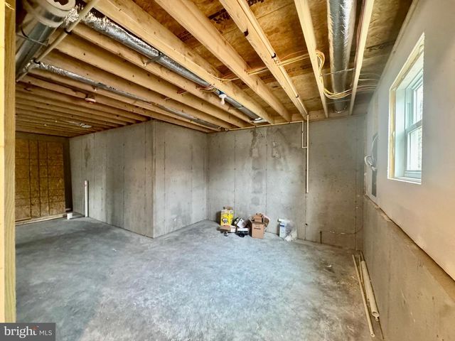 215 COCHISE TRL, Winchester, VA 22602