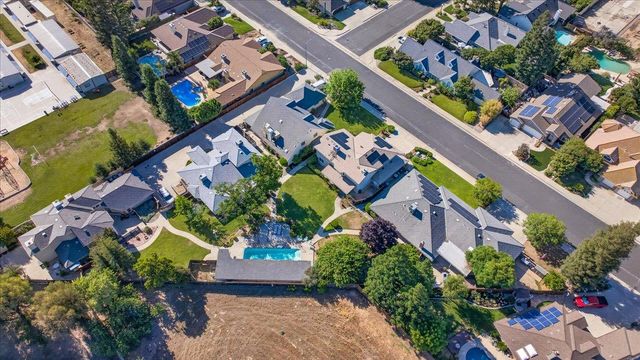 321 W Paul Avenue, Clovis, CA 93612