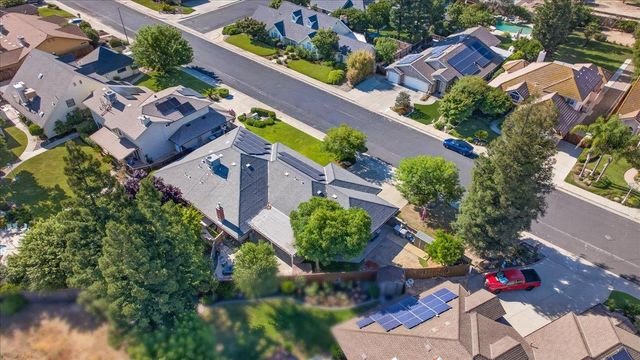 321 W Paul Avenue, Clovis, CA 93612