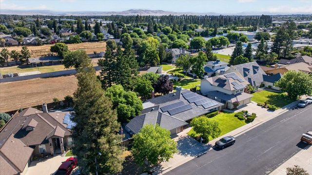 321 W Paul Avenue, Clovis, CA 93612