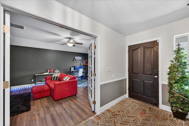 321 W Paul Avenue, Clovis, CA 93612