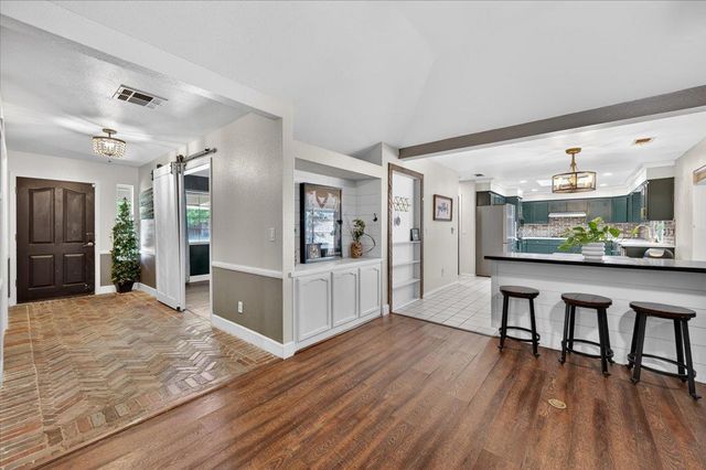 321 W Paul Avenue, Clovis, CA 93612