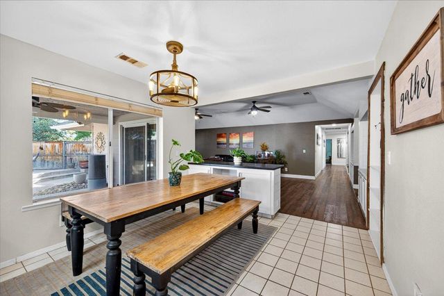 321 W Paul Avenue, Clovis, CA 93612