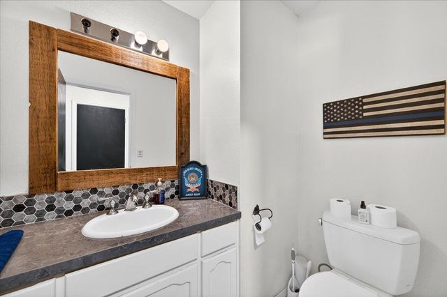 321 W Paul Avenue, Clovis, CA 93612
