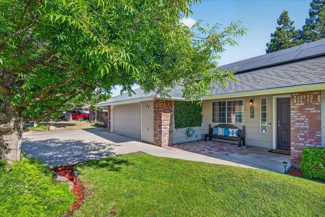 321 W Paul Avenue, Clovis, CA 93612