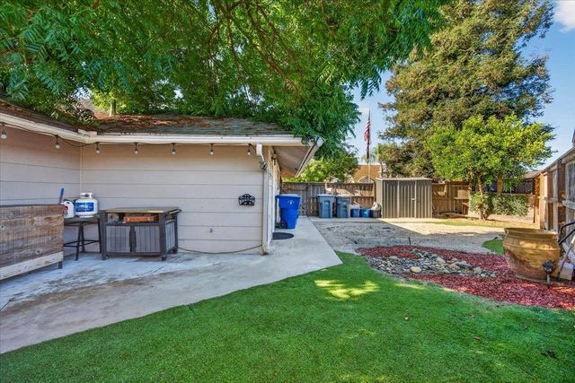 321 W Paul Avenue, Clovis, CA 93612