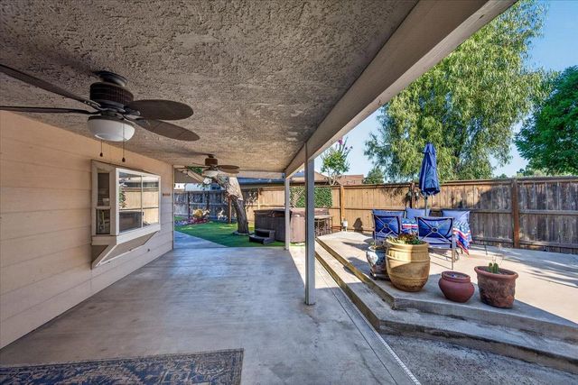 321 W Paul Avenue, Clovis, CA 93612