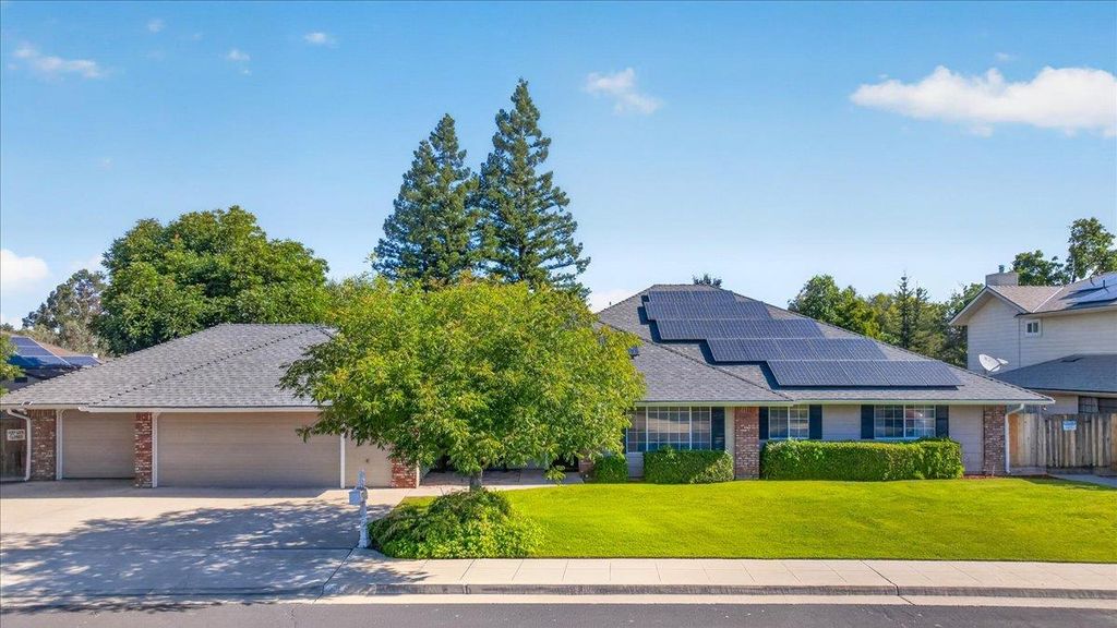 321 W Paul Avenue, Clovis, CA 93612