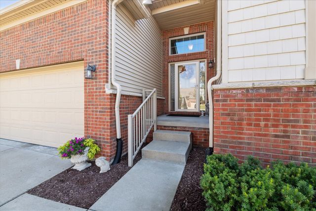 57259 Windmill Pointe, New Hudson, MI 48165