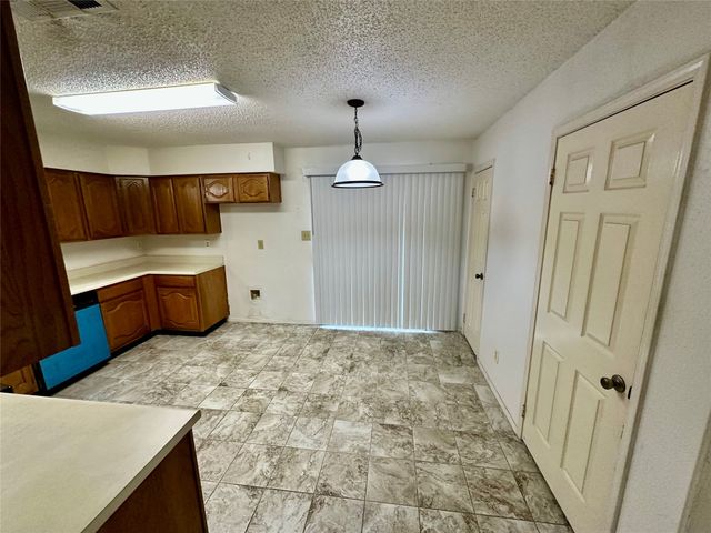 426 Running Brook Lane, Mesquite, TX 75149