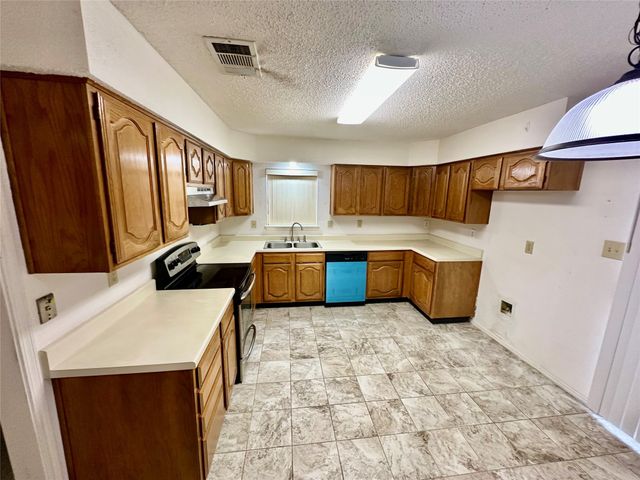 426 Running Brook Lane, Mesquite, TX 75149