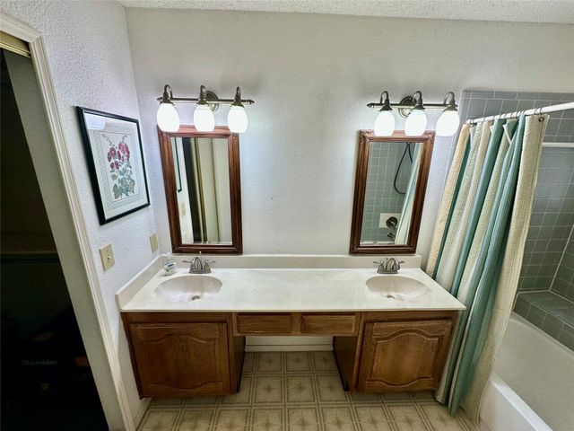 426 Running Brook Lane, Mesquite, TX 75149