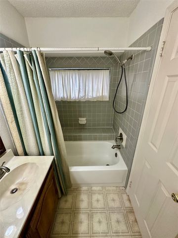 426 Running Brook Lane, Mesquite, TX 75149