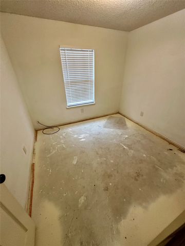 426 Running Brook Lane, Mesquite, TX 75149