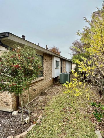 426 Running Brook Lane, Mesquite, TX 75149