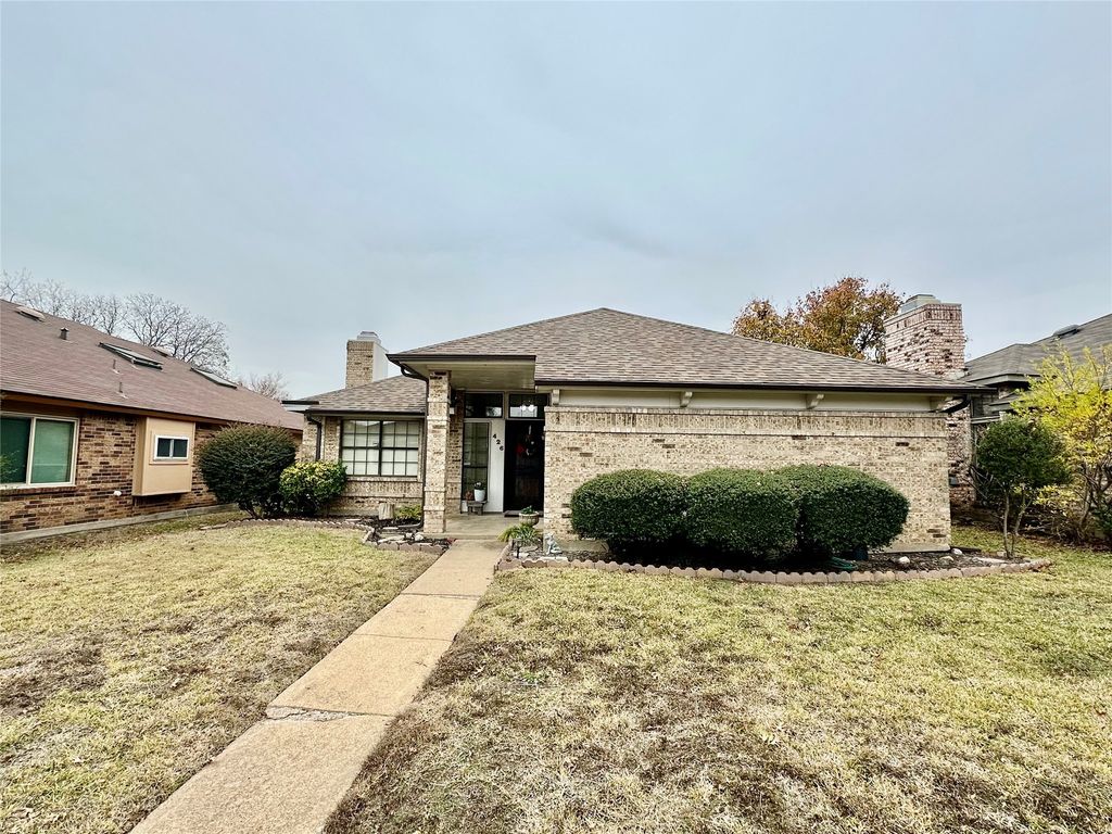 426 Running Brook Lane, Mesquite, TX 75149