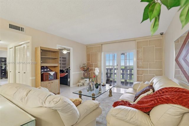 4350 Hillcrest Dr 702 702, Hollywood, FL 33021