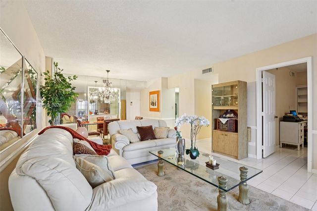 4350 Hillcrest Dr 702 702, Hollywood, FL 33021