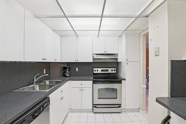 4350 Hillcrest Dr 702 702, Hollywood, FL 33021