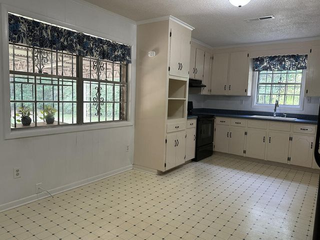 5263 County Road 203, Dothan, AL 36301