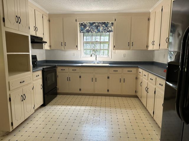 5263 County Road 203, Dothan, AL 36301
