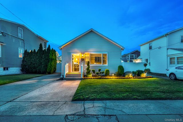 3 Fulton Street E, East Rockaway, NY 11518