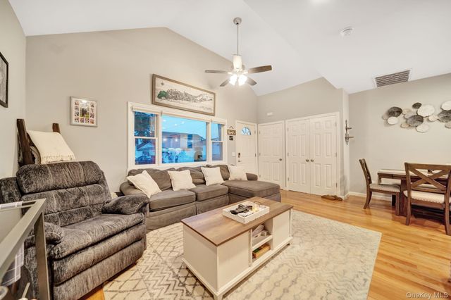 3 Fulton Street E, East Rockaway, NY 11518