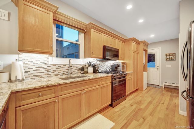 3 Fulton Street E, East Rockaway, NY 11518