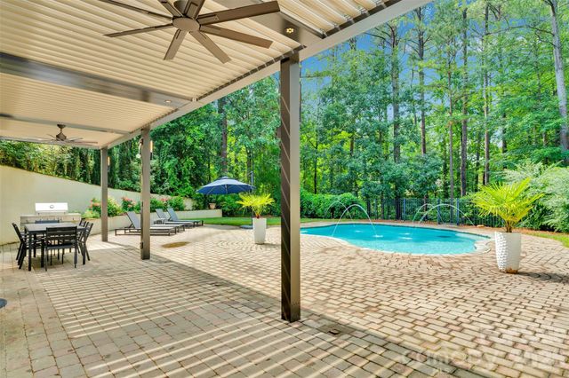 4552 Sawgrass Court, Denver, NC 28037