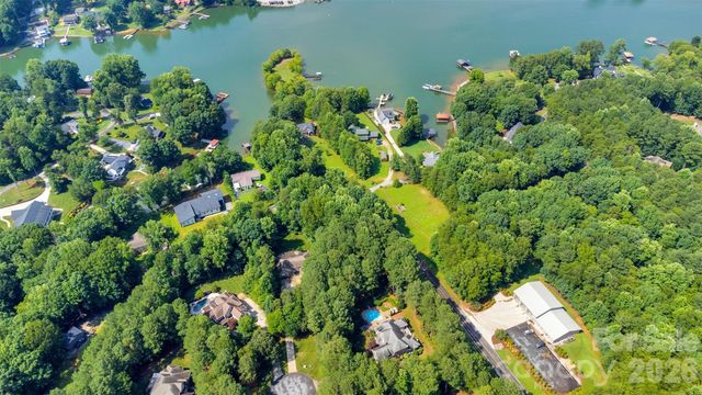 4552 Sawgrass Court, Denver, NC 28037