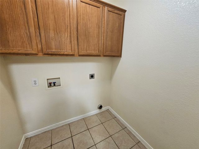 212 Enchanted Court, Grand Prairie, TX 75050