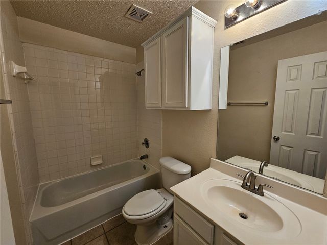 212 Enchanted Court, Grand Prairie, TX 75050