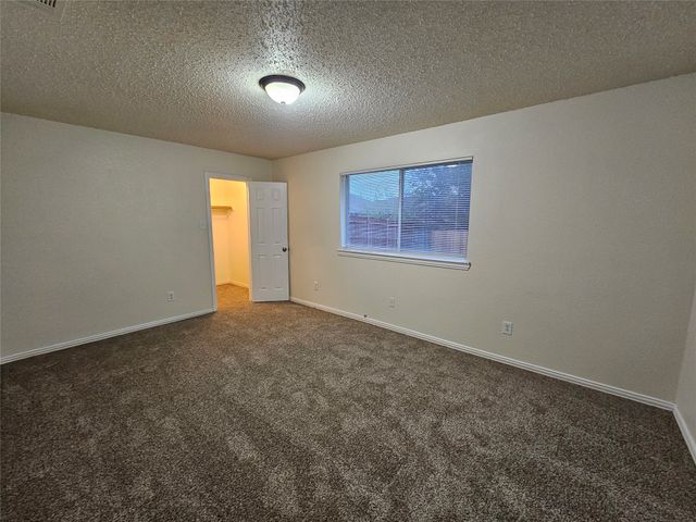 212 Enchanted Court, Grand Prairie, TX 75050