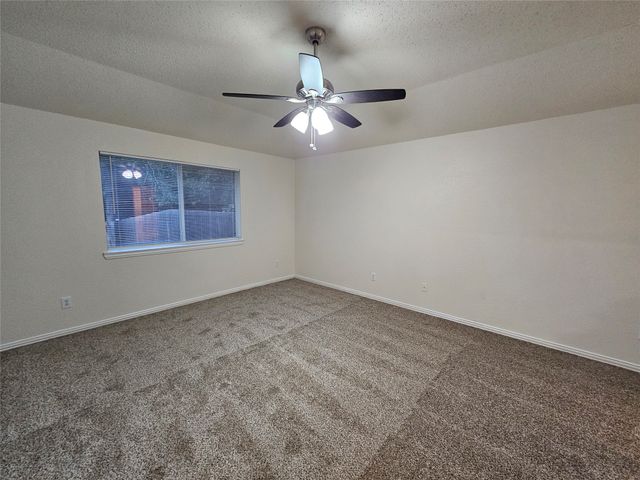 212 Enchanted Court, Grand Prairie, TX 75050