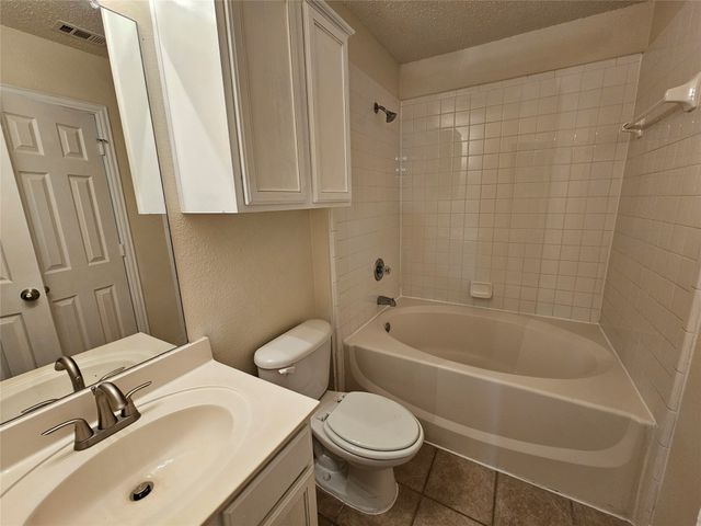 212 Enchanted Court, Grand Prairie, TX 75050