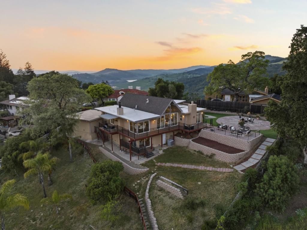 15605 Oakridge Court, Morgan Hill, CA 95037