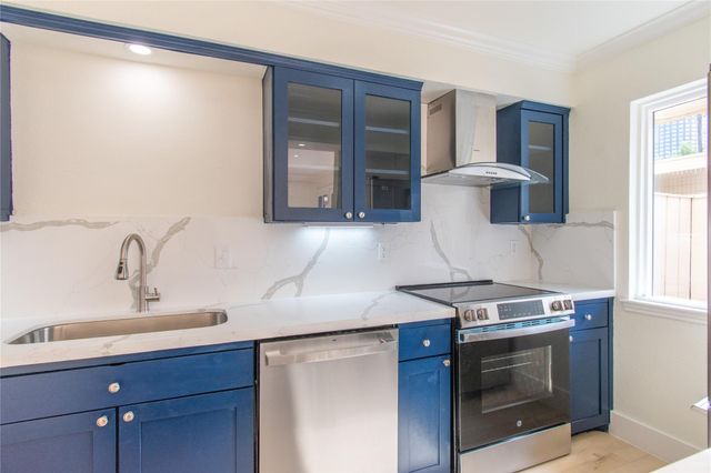 5805 Valley Forge Drive 96, Houston, TX 77057