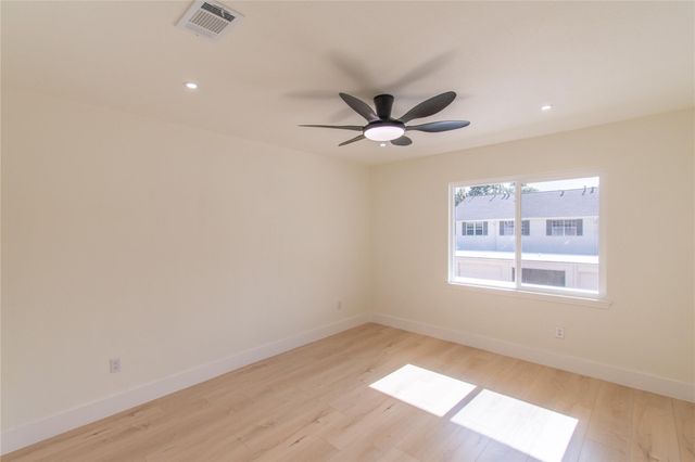 5805 Valley Forge Drive 96, Houston, TX 77057