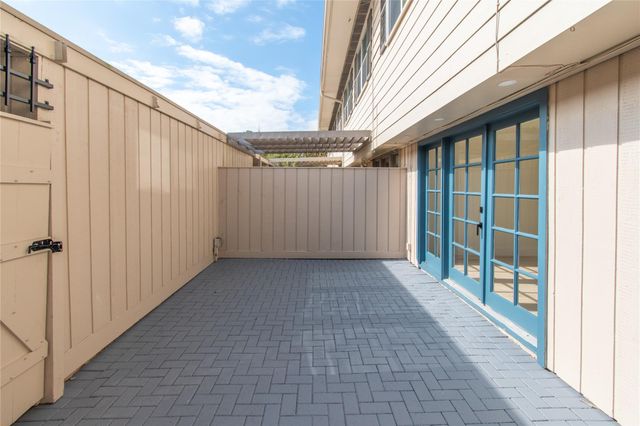 5805 Valley Forge Drive 96, Houston, TX 77057