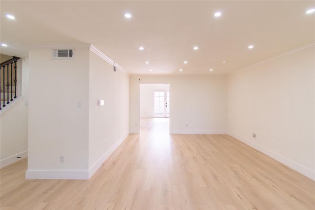 5805 Valley Forge Drive 96, Houston, TX 77057