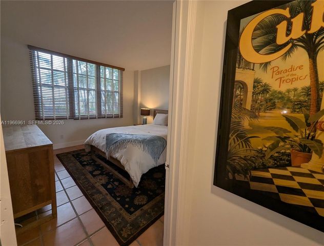 5161 Collins Ave 208, Miami Beach, FL 33140