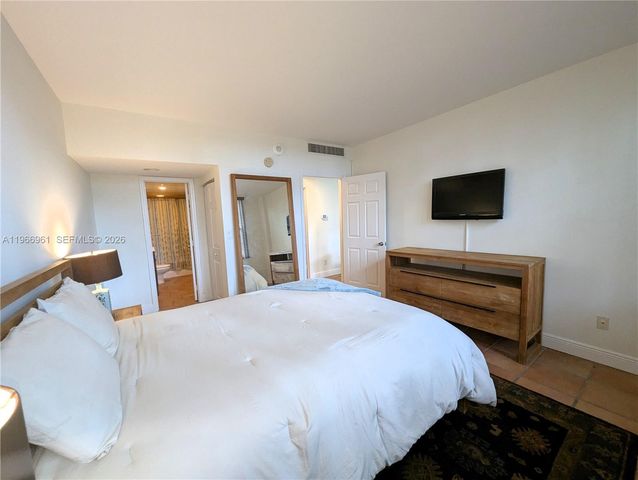 5161 Collins Ave 208, Miami Beach, FL 33140