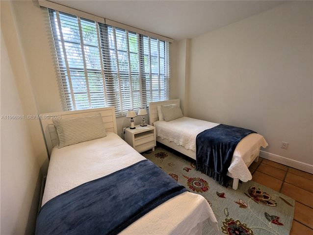 5161 Collins Ave 208, Miami Beach, FL 33140