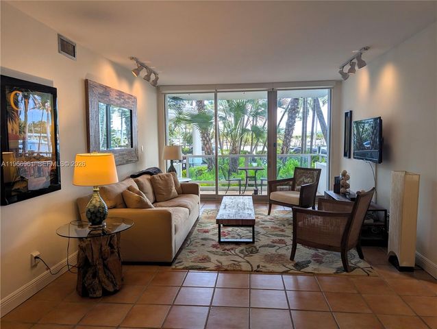 5161 Collins Ave 208, Miami Beach, FL 33140