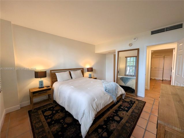 5161 Collins Ave 208, Miami Beach, FL 33140